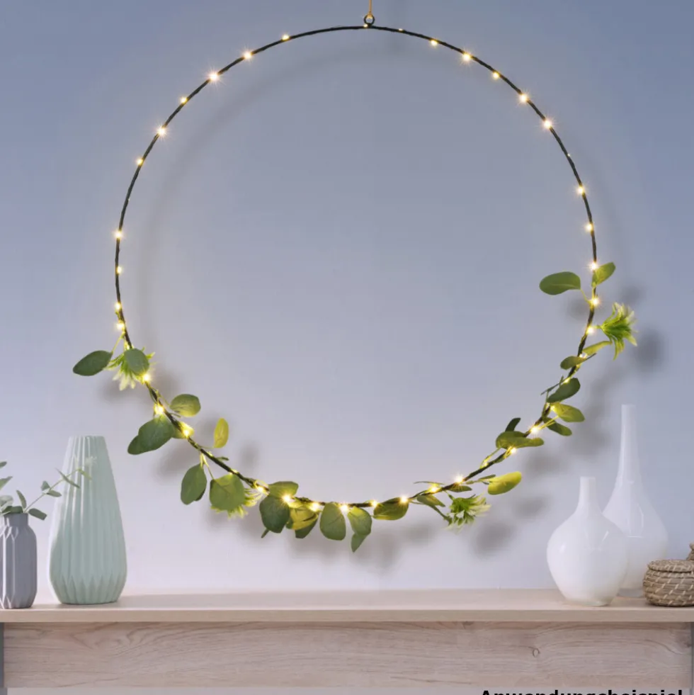 LED-Kranz Ø 62 cm aus Metall mit 45 LEDs und Deko