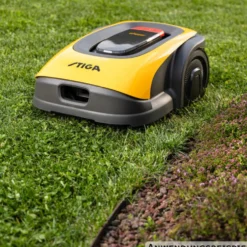 STIGA autonomer Rasenmähroboter A500 bis zu 700 m²