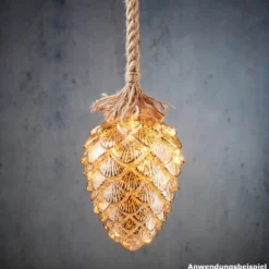 Tannenzapfen aus Glas in Gold am Seil